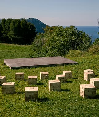Il Giardino dei Pensieri: L'Amore per l'Arte